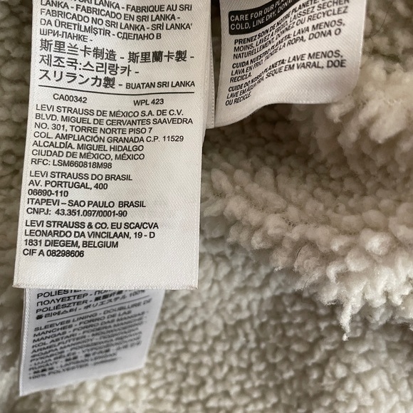 Levis Sherpa denim jacket size large women - Picture 10 of 11